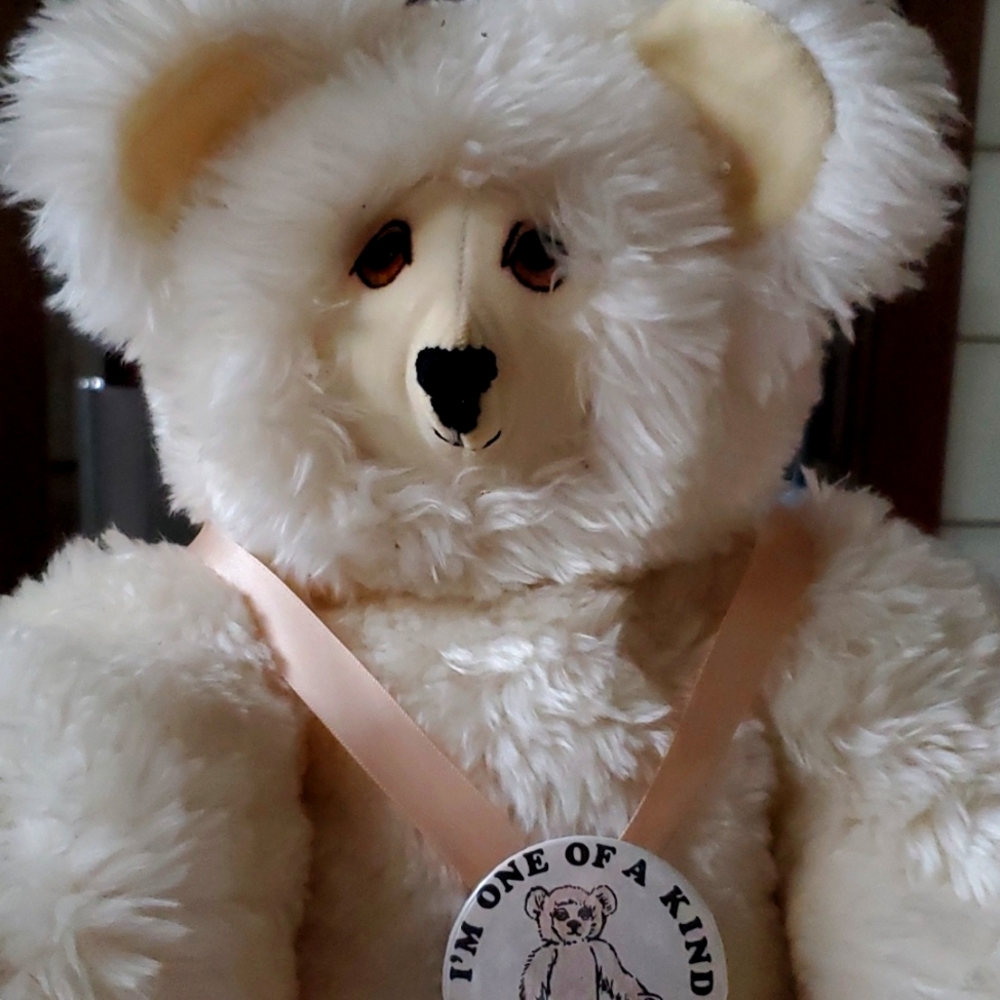 Vintage hand made and painted 🐻